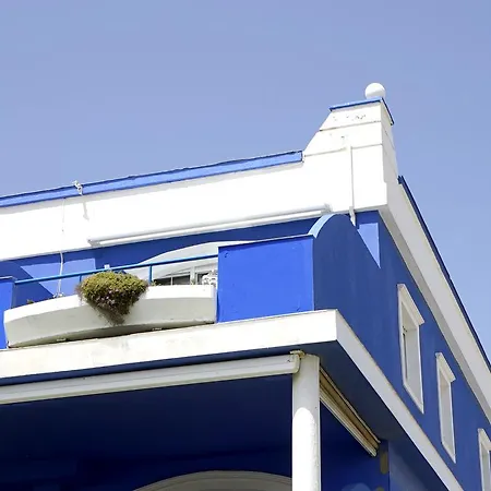 Lances Penthouses
